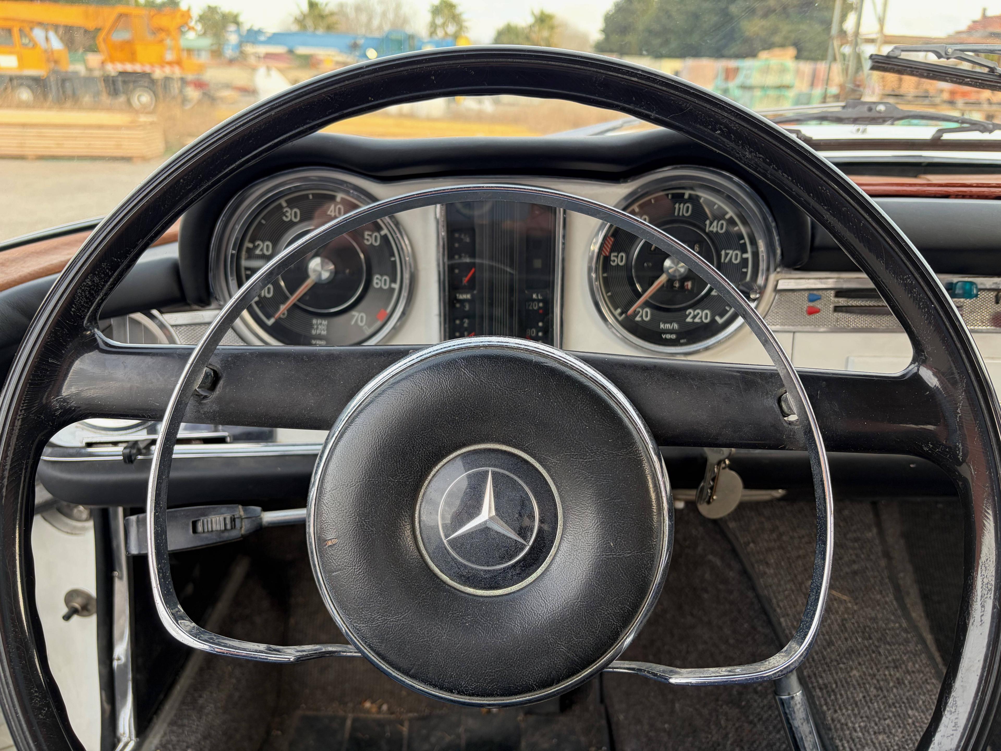 MERCEDES-BENZ SL